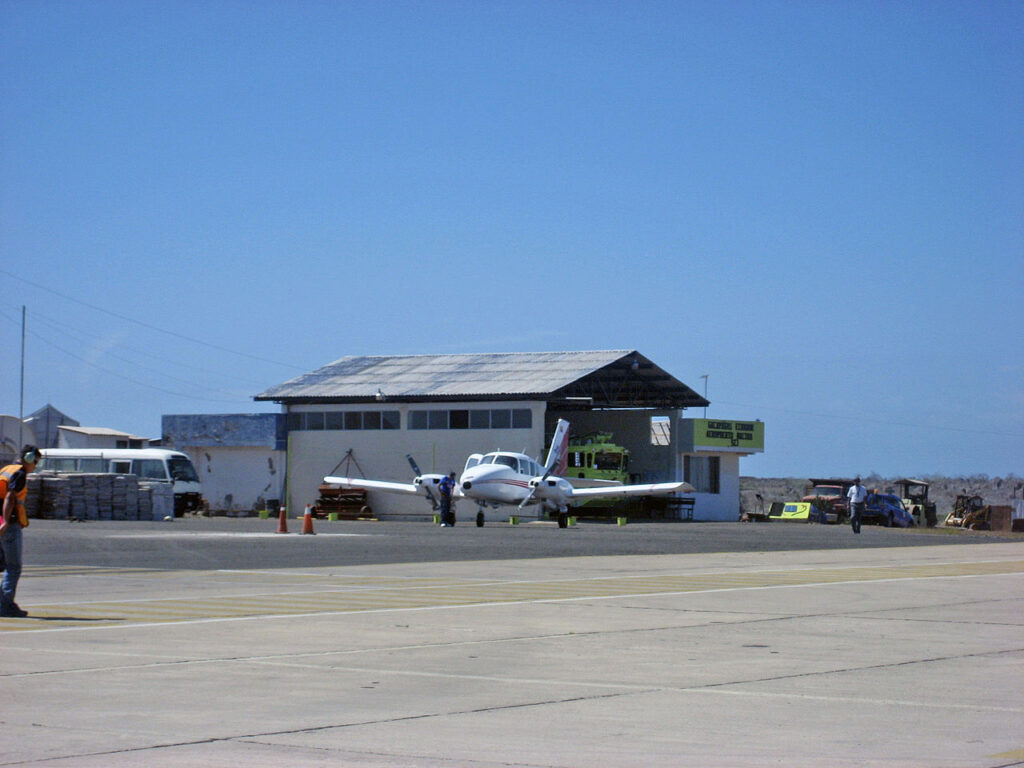 galapagos airport