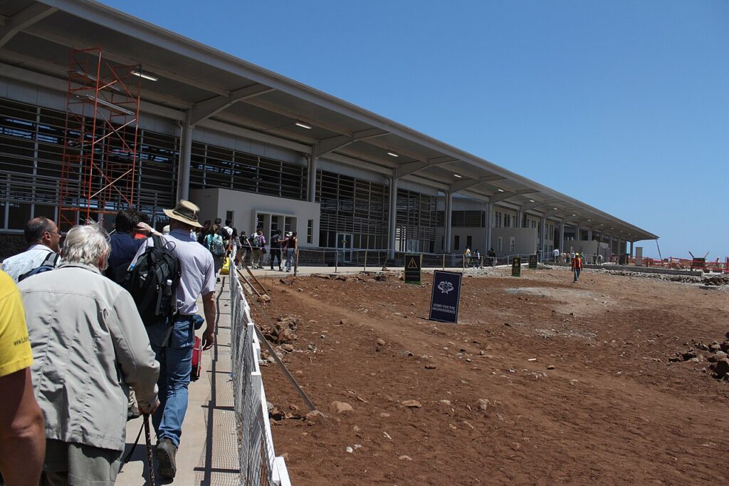 galapagos airport