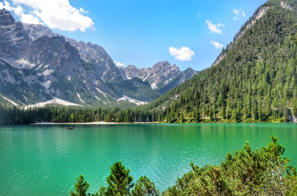 emerald lake hike
