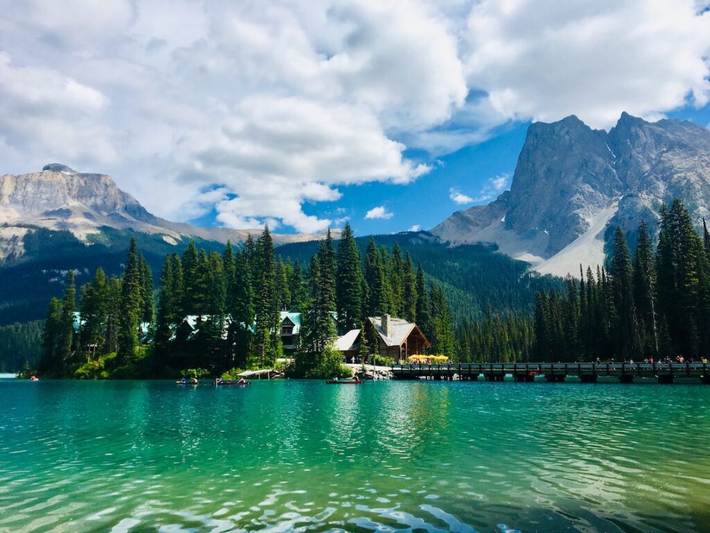 emerald lake hike